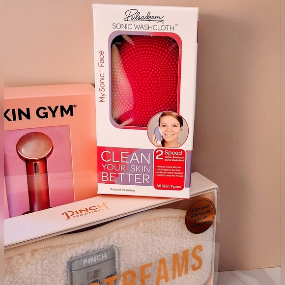 Skin Gym Self-Care Bundle – Relax, Rejuvenate, and Glow - Picture 2 of 10
